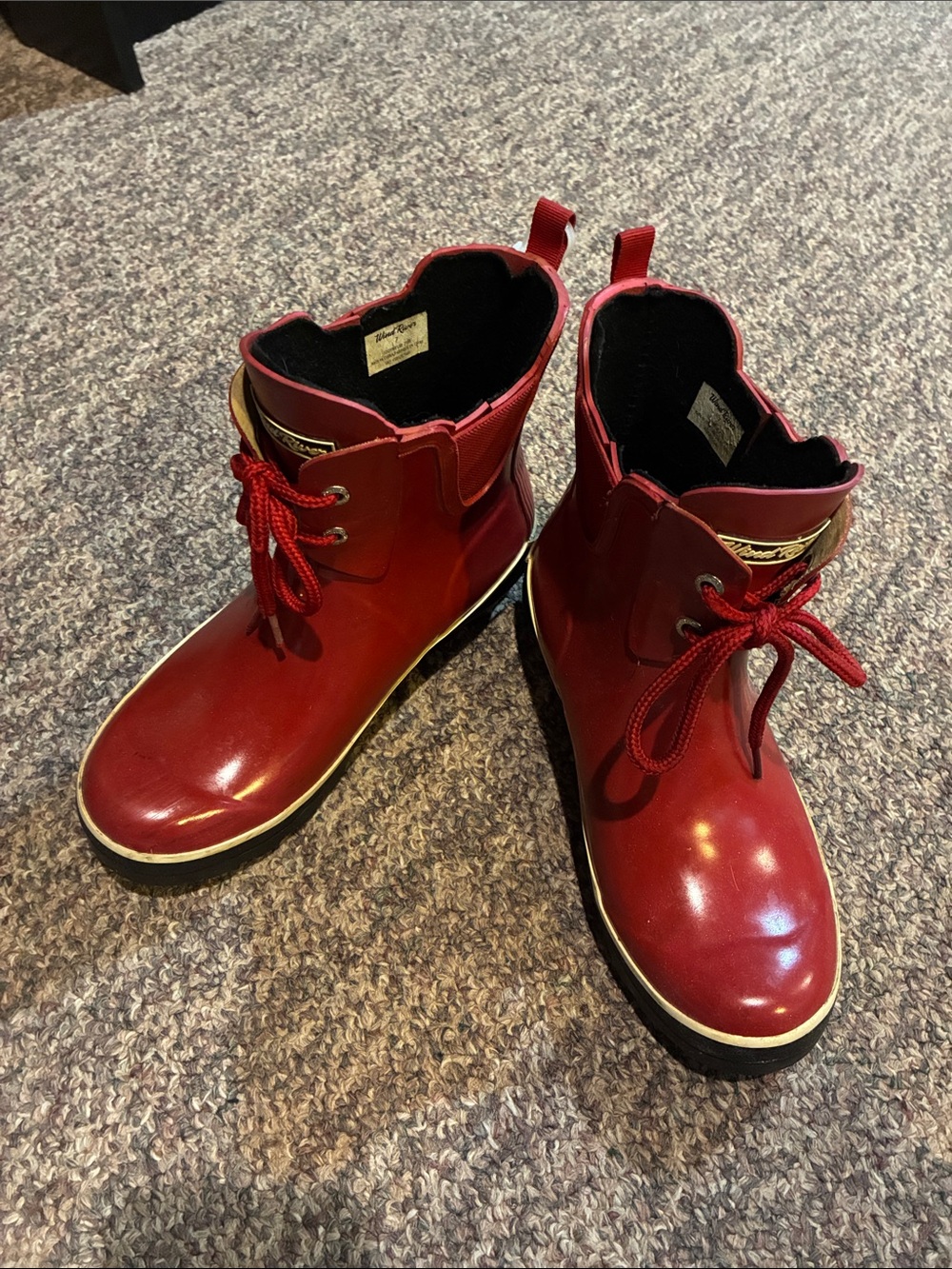 Wind River Women’s Red Lacquered Lace-Up Rain Ankle Boots with some Wear